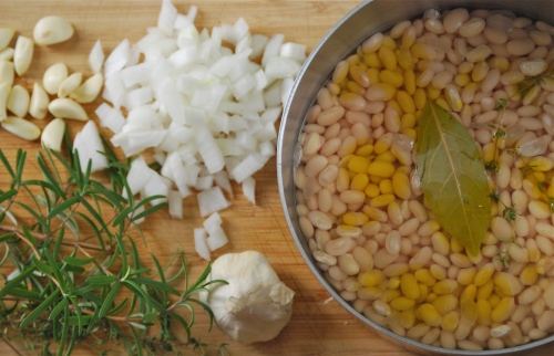 Simple White Beans with Rosemary and Garlic via Relishing It
